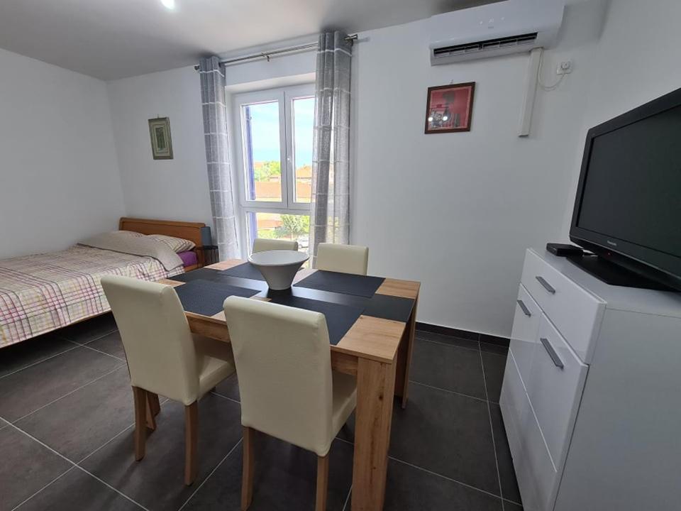 Valkane Beach Studio Apartment Pula Exterior photo