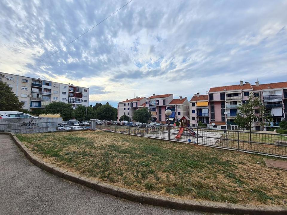 Valkane Beach Studio Apartment Pula Exterior photo
